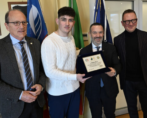 Automobilismo, Mattia Bucci premiato dal presidente del Consiglio regionale Sospiri
