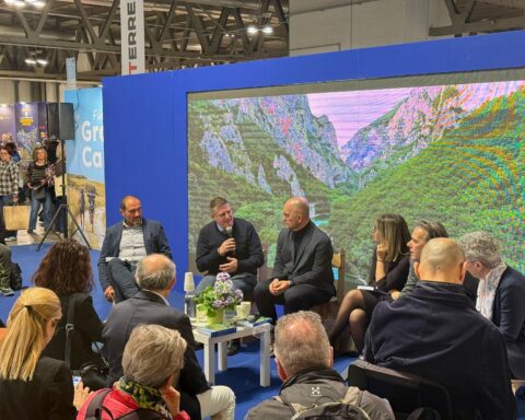 Turismo lento per rilanciare i territori colpiti dal sisma del 2016: presentati guida e podcast sull'Appennino del cratere