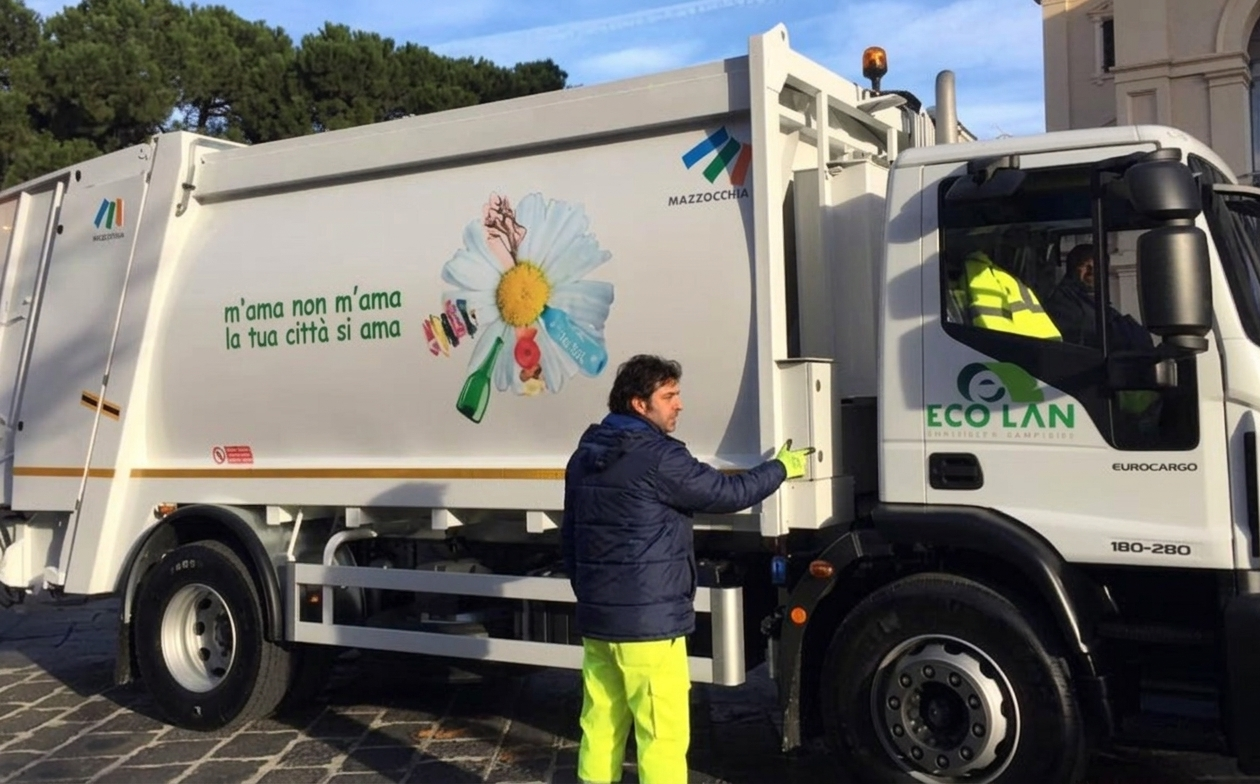 Rifiuti, la Giunta Ferrara apre all’affidamento in house alla ECO.LAN