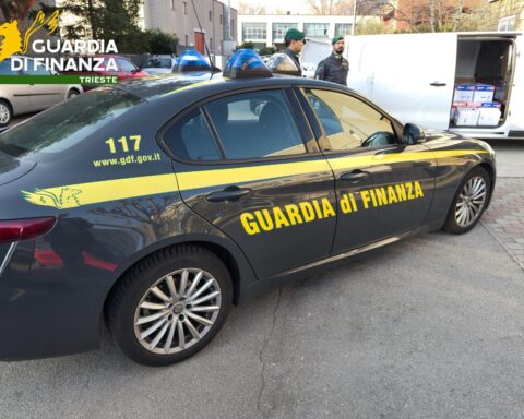 GDF, Smantellato un sistema di somministrazione fraudolenta di manodopera: 120 lavoratori irregolari, 5,4 milioni di euro di fatture false e 14 indagati in diverse regioni, tra cui il Teramano. Due misure cautelari e sequestri per 750 mila euro