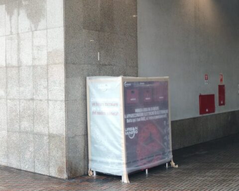 contenitore rifiuti elettronici