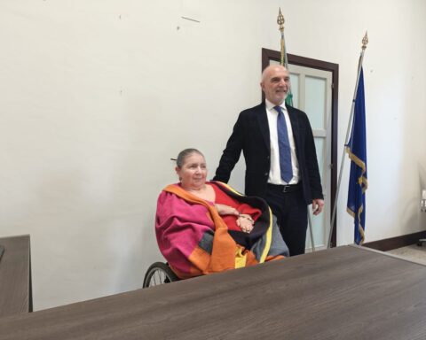 Pescara, l'assessore Camplone si presenta: "Sono al servizio di tutti". Ma sulla Giunta ridotta il M5S ricorre al Prefetto