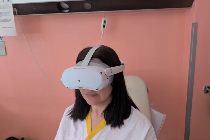 I visori 3d in uso alla senologia di Ortona per le pazienti in seduta di chemioterapia