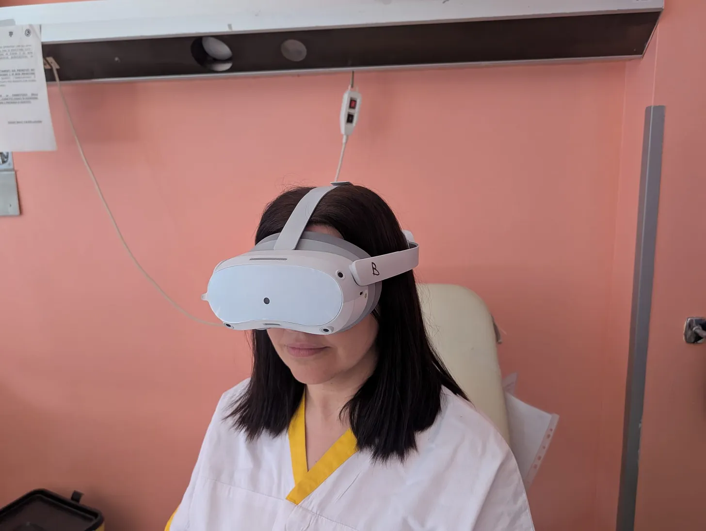 I visori 3d in uso alla senologia di Ortona per le pazienti in seduta di chemioterapia