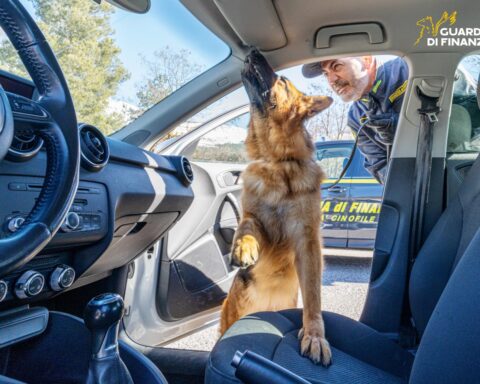 GdiF L’AQUILA: TRATTO IN ARRESTO UN PLURIPREGIUDICATO CON OLTRE 35 GRAMMI DI COCAINA