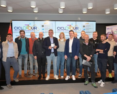 Ciclotour Abruzzo Experience 2026, sei tappe tra sport e territori