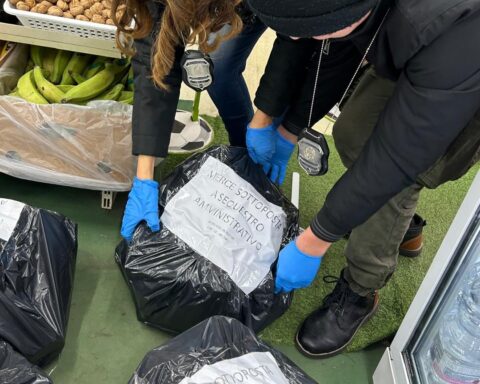 controlli negozi etnici pescara2
