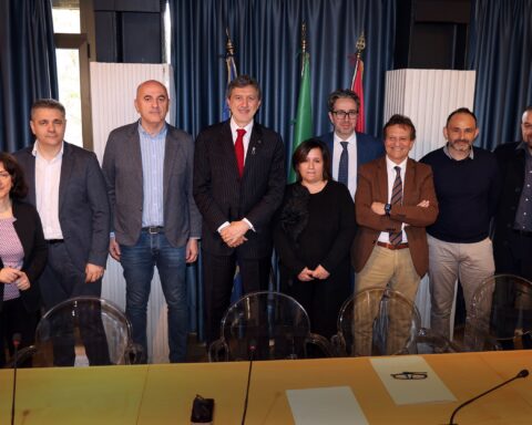 Marsilio con i sindaci dei comuni minati dalle frane