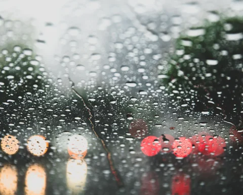 maltempo a teramo, scuole e parchi chiusi