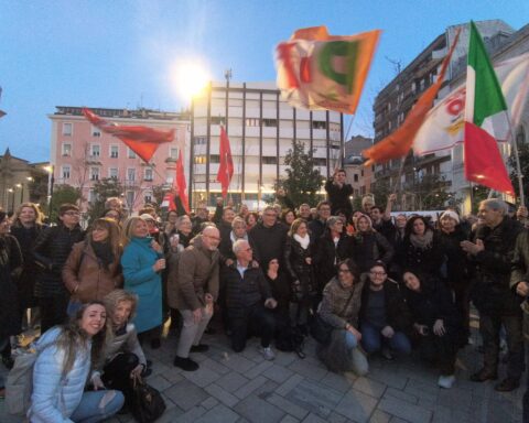 Referendum, il fronte del No festeggia a Pescara: «Ha vinto la Costituzione»