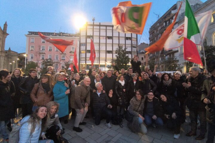 Referendum, il fronte del No festeggia a Pescara: «Ha vinto la Costituzione»