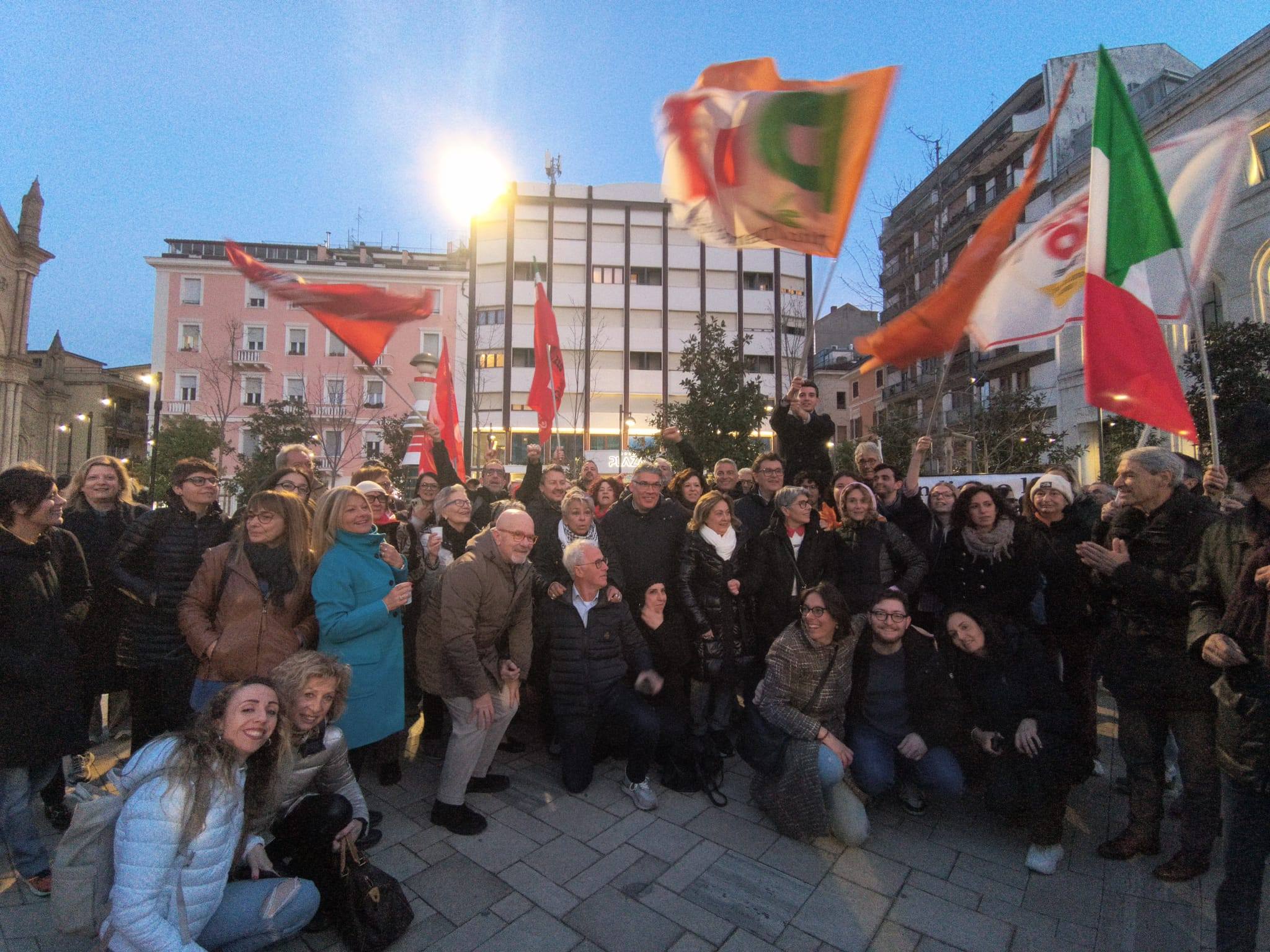 Referendum, il fronte del No festeggia a Pescara: «Ha vinto la Costituzione»