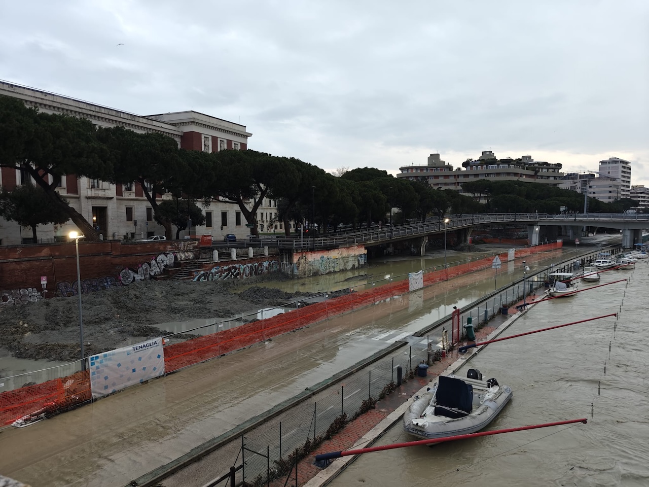 fiume_pescara_rientra_negli_argini.