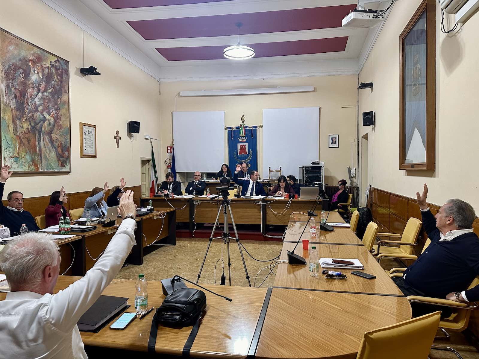 Il consiglio comunale di ortona approva il regolamento per l'armamento della polizia locale