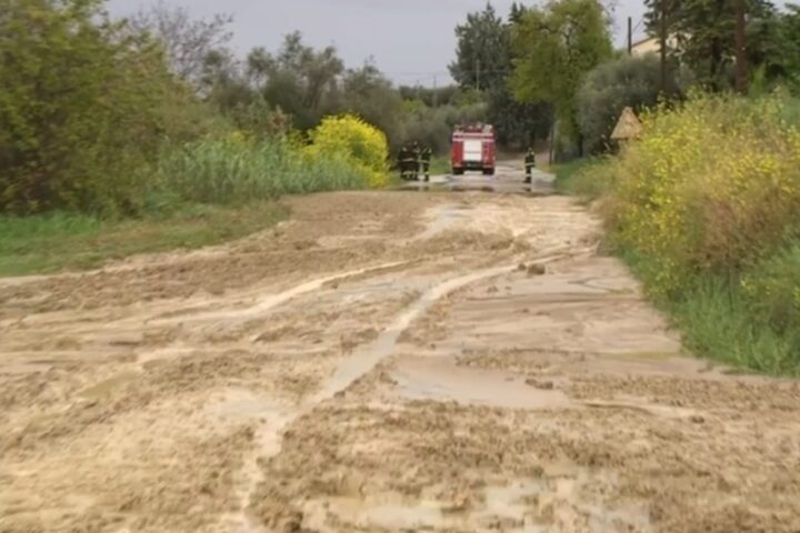 La provinciale interrotta a Fontanelle di Atri per una frana
