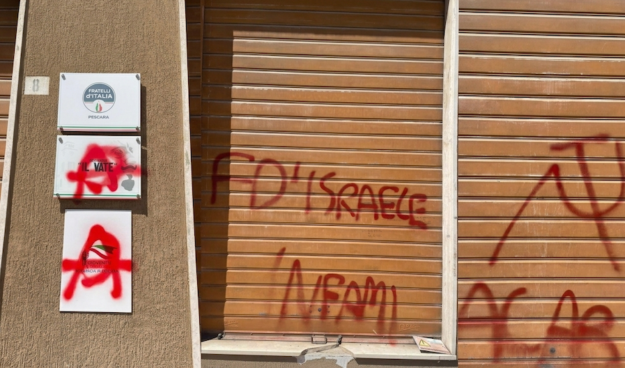 La sede di Fratelli d’Italia di Pescara vandalizzata nella notte tra il 25 e il 26 aprile