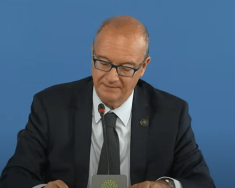 Il Ministro Valditara annuncia la firma del nuovo contratto della scuola