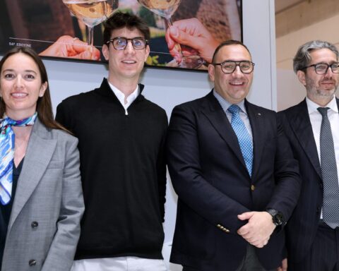 Imprudente e Nugnes alla presentazione della mostra dei vini di Montepagano a Verona