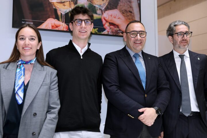 Imprudente e Nugnes alla presentazione della mostra dei vini di Montepagano a Verona