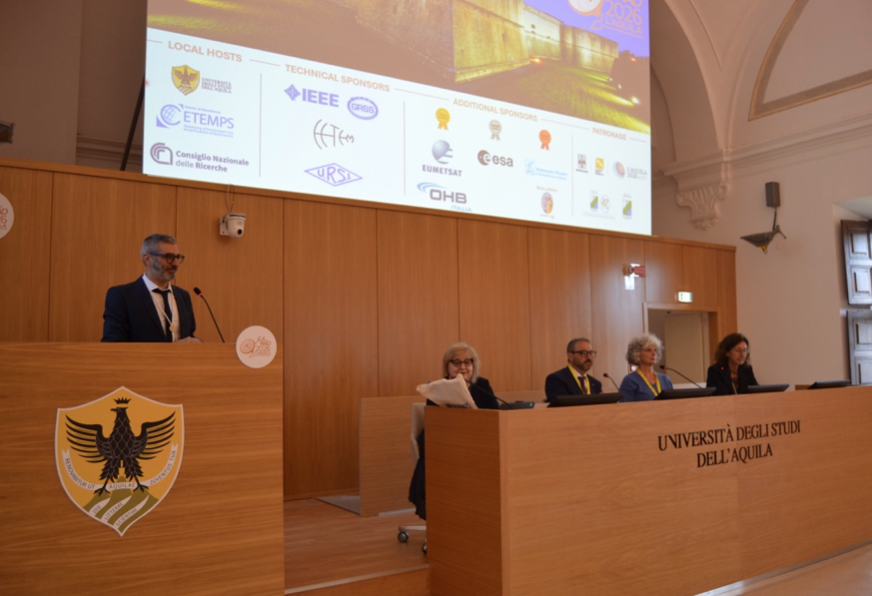 L'Aquila guarda la Terra dallo spazio: 150 scienziati al San Basilio per MicroRad 2026