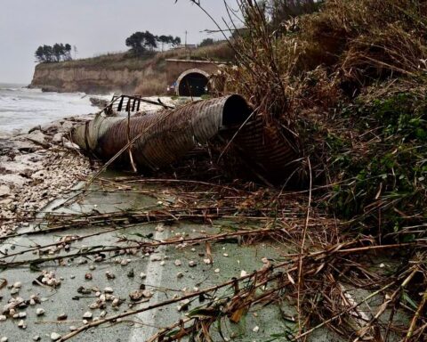 FRANA SULLAPISTA CICLABILE ACQUABELLA