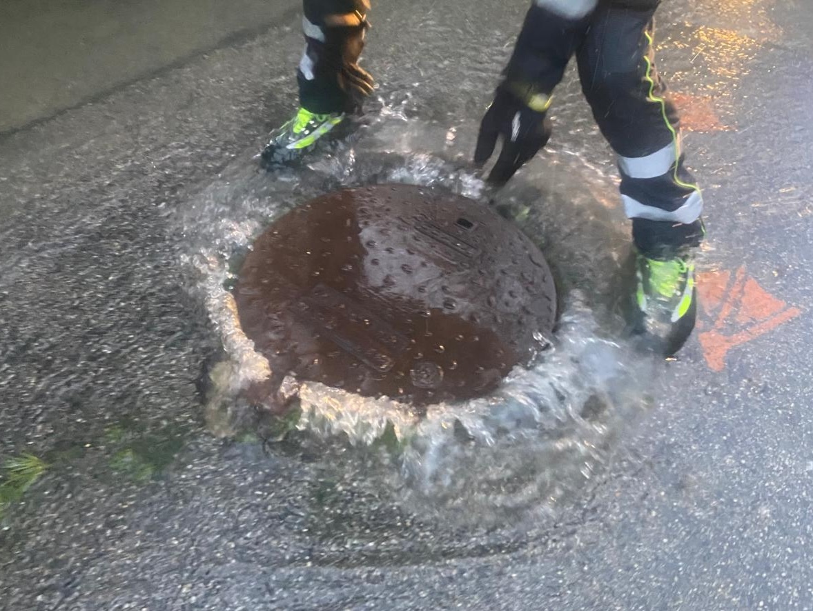 ambiente lavora sui tombini allerta meteo pescara