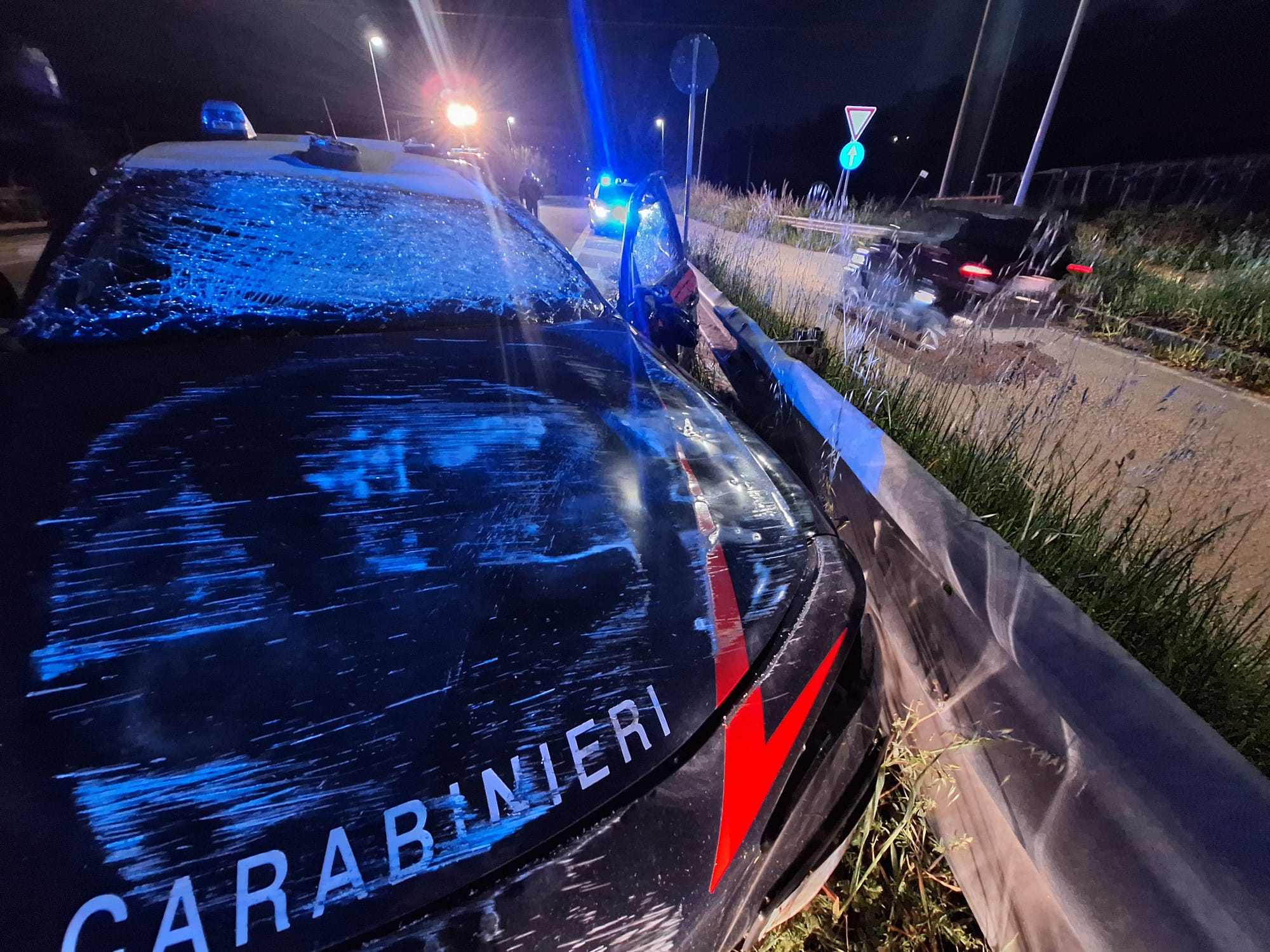 autoCarabinieri_speronata