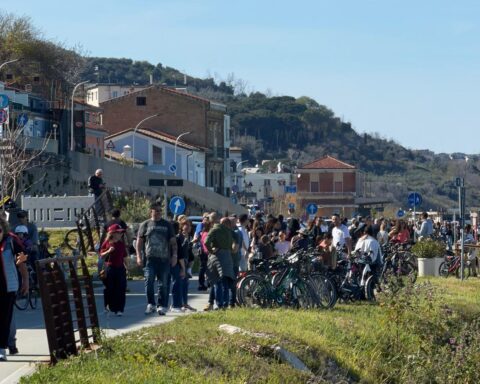 La costa dei trabocchi presa d'assalto dai turisti