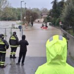 Abitazioni evacuate a Santa Teresa di Spoltore: il fiume Pescara supera i livelli di allarme e invade via Arno e via Mincio