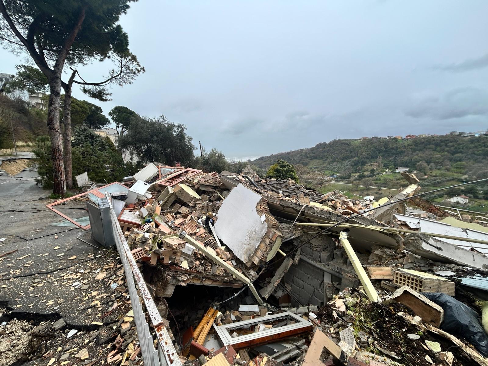 Frana di Silvi, la Procura apre un fascicolo