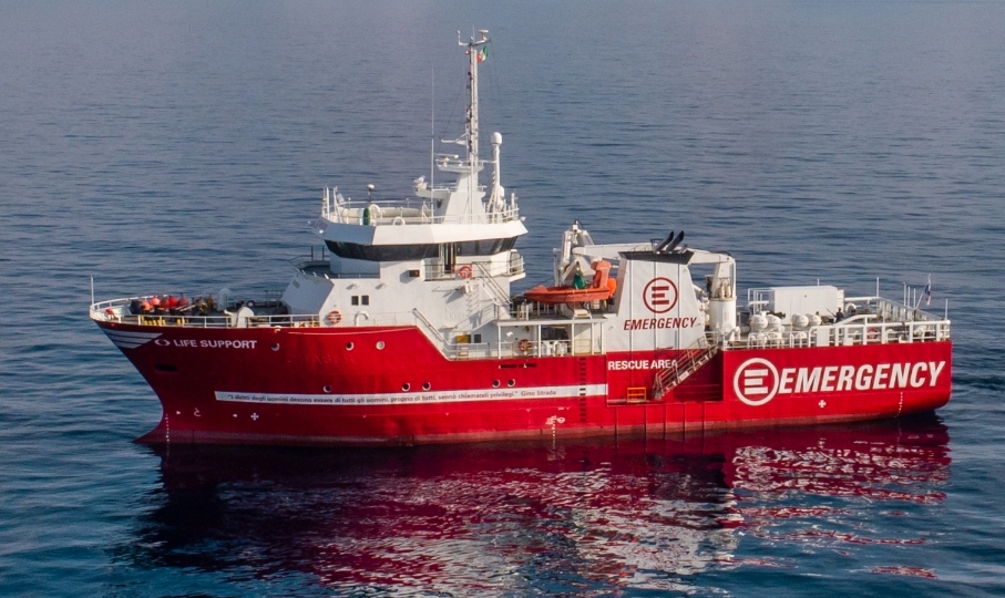 La nave life support di emergency è attesa al porto di Ortona per il 30 aprile con 68 migranti a bordo