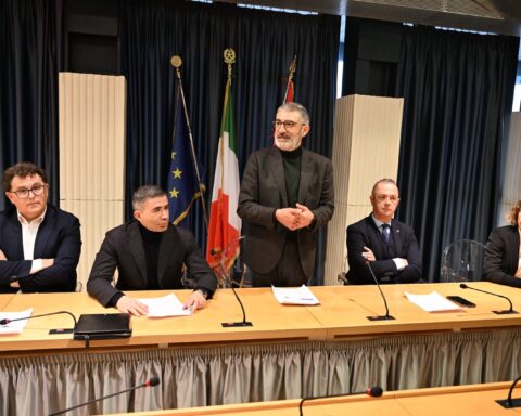 CARO-CARBURANTE: DAL PATTO PER L’ABRUZZO UNA MISURA URGENTE PER DIFENDERE FAMIGLIE, IMPRESE E COMPETITIVITÀ REGIONALE