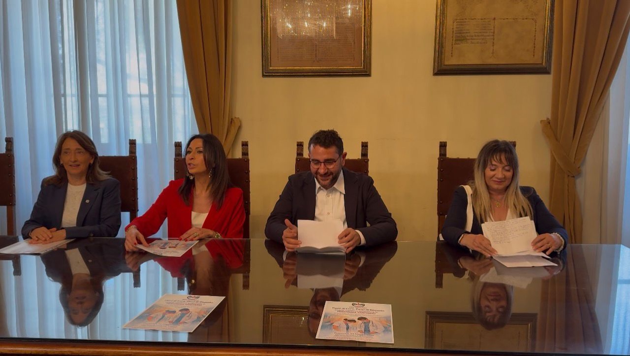 Pescara marcia contro la violenza sul personale sanitario: «Lavoriamo con la paura, ora basta»