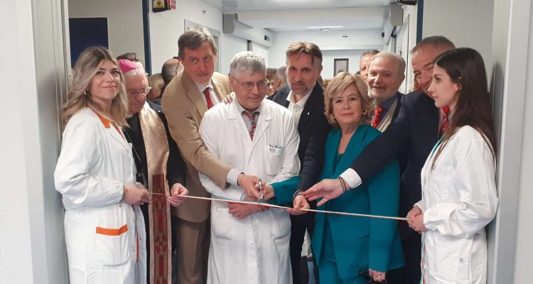 Inaugurata nuova pet all'0spedale San Salvatore dell'Aquila