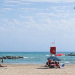 Spiagge libere, l’associazione Mare Libero lancia l’allarme: la fusione dei Comuni potrebbe portare a una riduzione delle spiagge libere