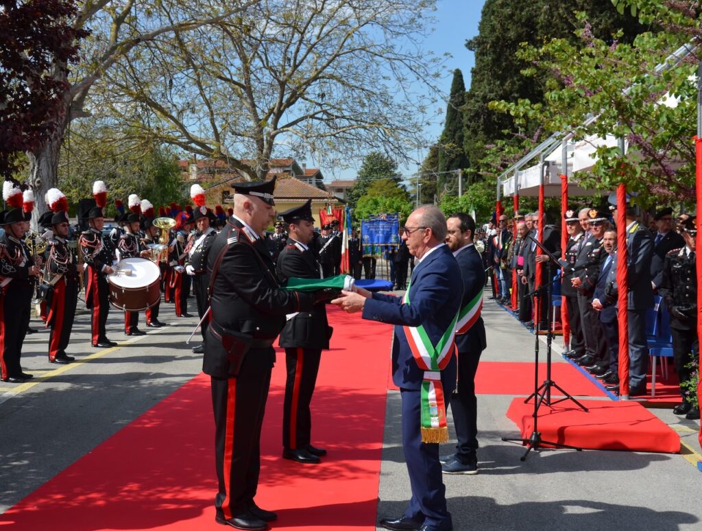 Inaugurata la nuova Stazione dei Carabinieri a Manoppello e intitolata alla medaglia al valore Nicola Mambella