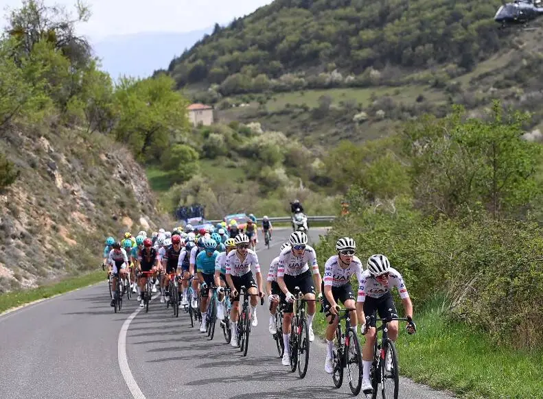 Un passaggio del giro d’Italia a San Demetrio Ne’ Vestini