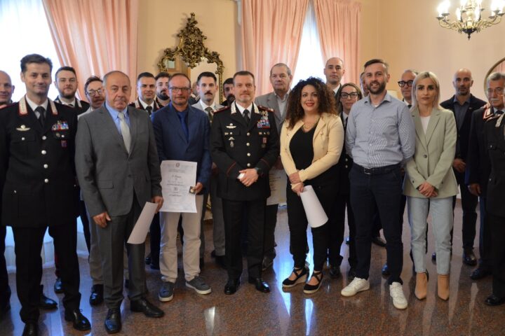 Il Comandante della Legione Carabinieri “Abruzzo e Molise” Celebra la “Giornata del Personale Civile dell’Amministrazione della Difesa”.