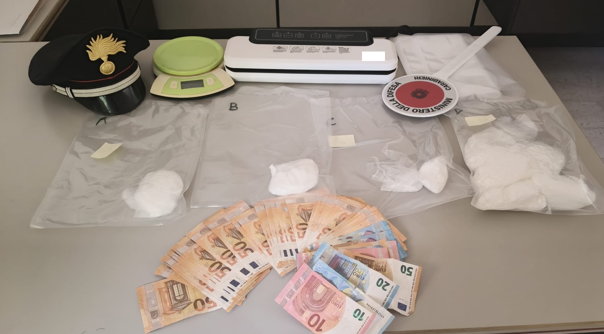 Pescara arresti per detenzione di sostanze stupefacenti