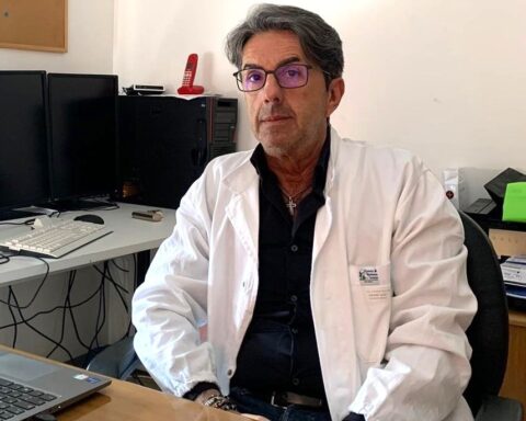 Eseguito in Radiologia un rarissimo intervento di termoablazione TC-guidata su una metastasi intraddominale da tumore renale: solo un precedente al mondo. L’équipe del Prof. Zugaro (dott.ri Timpani e Ciaglia) attrae pazienti anche da fuori regione, confermando la forte mobilità attiva.