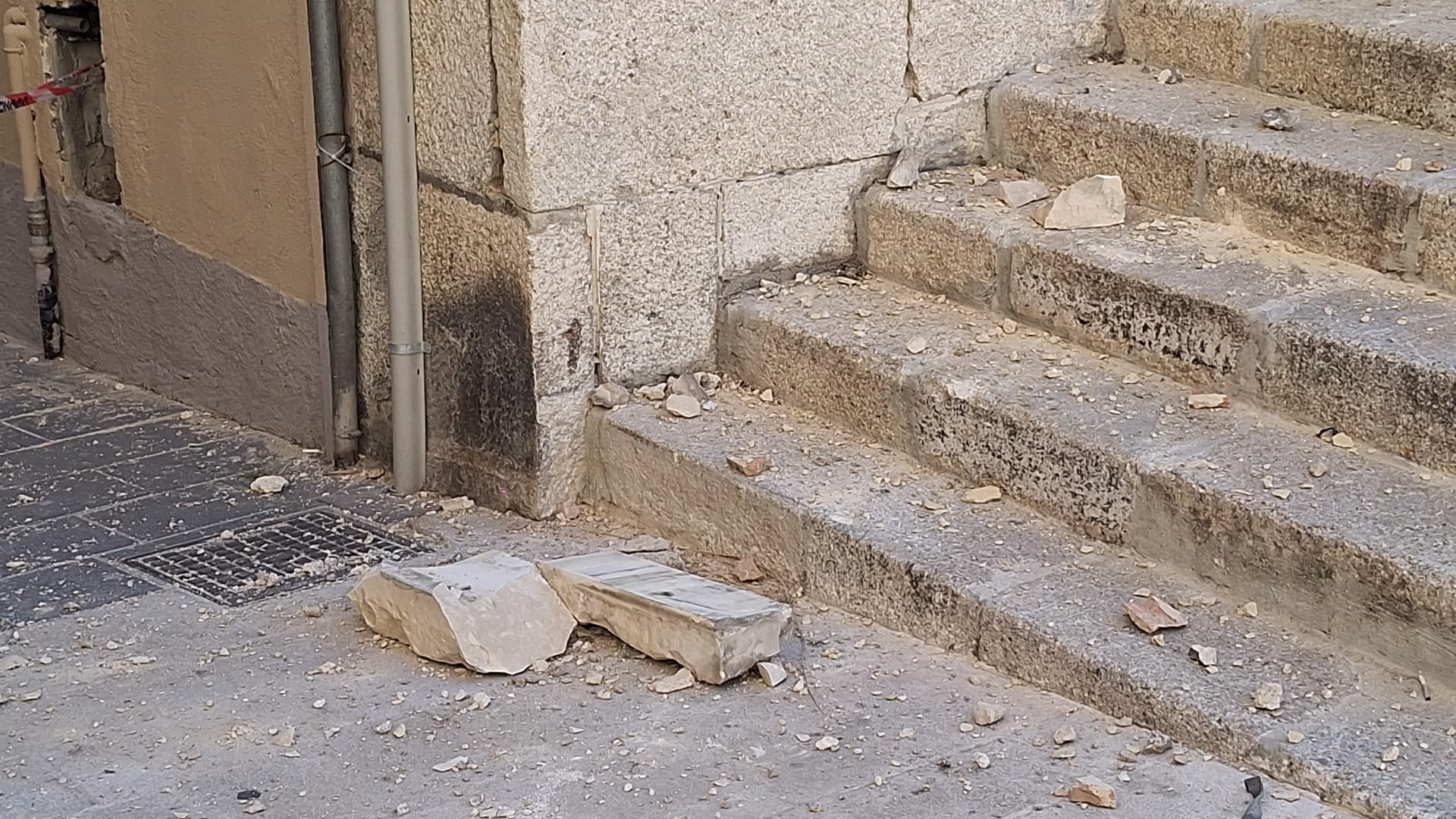 cornicioni_crollati