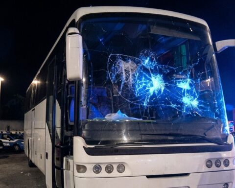 Assalto pullman tifosi Pescara Lecce