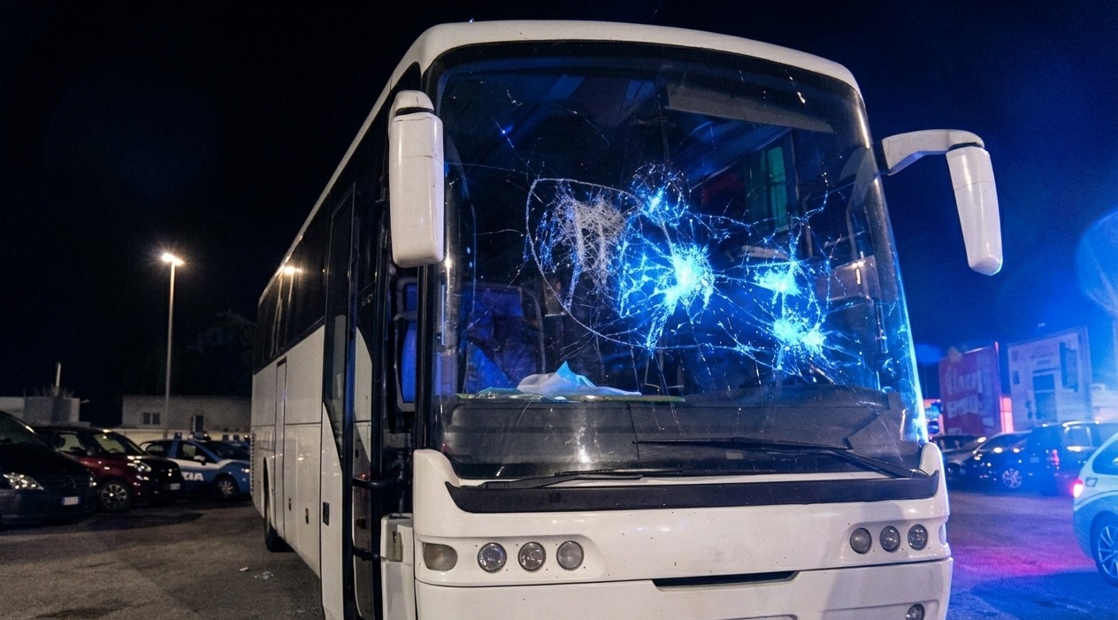 Assalto pullman tifosi Pescara Lecce