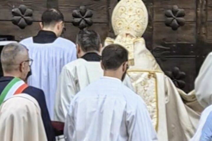 Apertura della basilica della cattedrale di Atri per perdono celestiniano