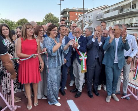 Il taglio del nastro del lungomare di Tortoreto