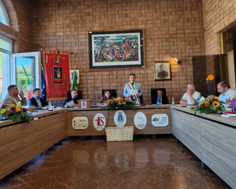 Primo consiglio comunale a Pescina, Soricone apre il mandato: “Lealtà, presenza e confronto”