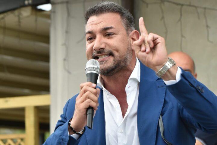 Carbone