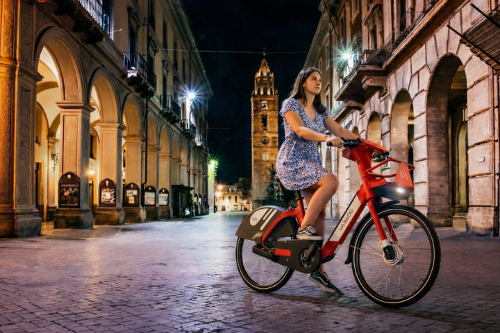IL SERVIZIO DI EBIKE SHARING IN ABRUZZO È ORA ATTIVO 24 ORE SU 24, 7 GIORNI SU 7"