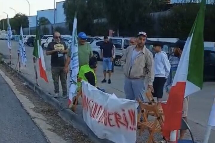 Sciopero alla Polyplast di Castilenti