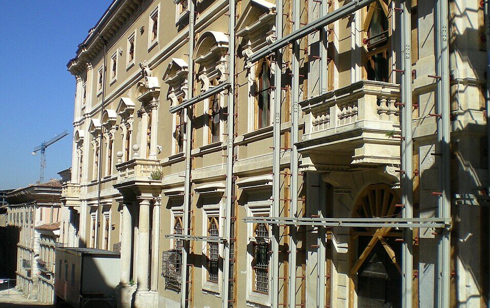 Palazzo Quinzi L'Aquila